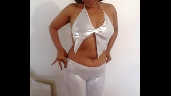 Preview 2 of Caria Mai - Bella modelando