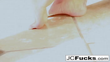 Preview 1 of Xnxx Arabic - Amazing bathtub solo with gorgeous redhead Jayden