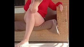 Preview 2 of Cesur Batut - Los pies sucios de D&oacute_mina Gina