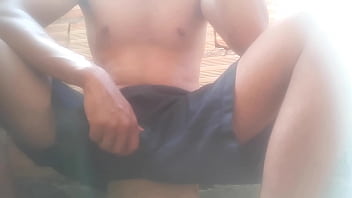 Preview 1 of Jepang Faxe Negro - Me masturbando no quintal escondido