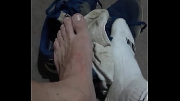 Preview 1 of Cewek Bispak Xxx Bokep - Pez&atilde_o sujo e fedendo depois de um dia de trabalho