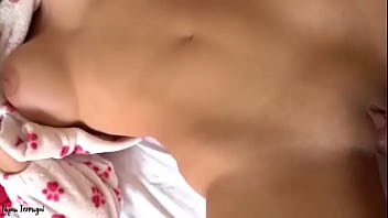 Preview 4 of Egypt Lady Sex - La encuentro muy caliente tocandose en pijama
