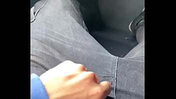 Preview 1 of Xxxw Gay - Chico me muestra su pija en autob&uacute_s y me resisto para no chap&aacute_rsela