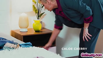 Preview 1 of Dsi Hijab - Chloe Cherry eats Ryan Keely&#039_s milf pussy instead of dildo