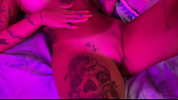 Preview 1 of Mom Edges Gf - Enfiando os maiores consolos na minha bucetinha