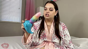 Preview 2 of Trfkfpiwg - Horny BBW MILF Tests Out New Fantasy Dildo by Velvet Alley - Sydney Screams