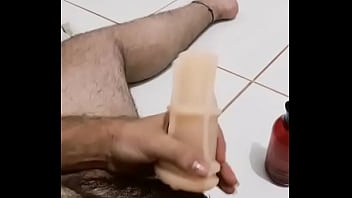 Preview 2 of County Durham Sluts Uk - Testando o brinquedinho novo