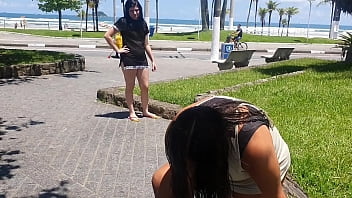 Preview 1 of Rebecca Slovak Sofa - Encontrei duas Pornostar na praia do guaruja  e levei para casa. Branca De Neve Atriz  - Paty Bumbum