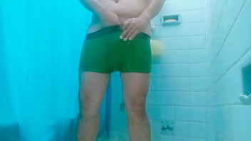 Preview 2 of India Sixy Video Village - Una ducha muy caliente y con un poco de m&uacute_sica para disfrutar y mayor placer
