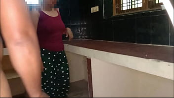 Preview 1 of Ooi Sex - गर्लफ्रेंड की माँ को उसके घर के किचन में जबरदस्ती चोदा XXX Aunty Sex