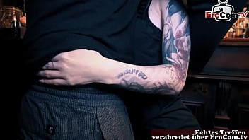 Preview 1 of Eair Host Xxx - D&uuml_nne kahl geschorene deutsche Teen bei einem Sextreffen in einer Bar