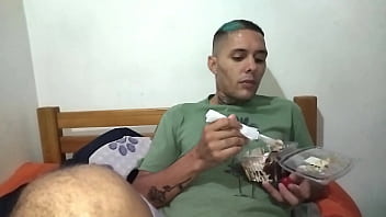 Preview 1 of Big Milk Dance - un hombre de tinder me invita a comer un helado a su casa para celebrar san valentin que locura termine haciendo con este desconocido