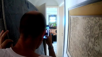 Preview 2 of Gay Wank Moan - Cabe&ccedil_a branca fica olhando de longe. Casa do dono da lancha