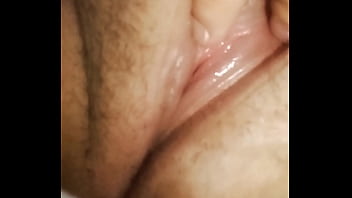 Preview 4 of Young Daughter Squirting - Deditos ricos en mi vagina