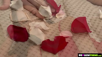 Preview 1 of Banci Ngentot - BrokenTeens - Amateur Russian Eva Red Is A Yummy Valentine&#039_s Treat