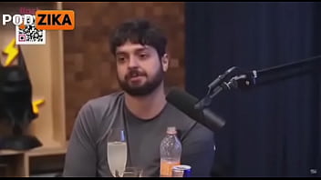 Preview 1 of Mom Ass Fukin Son - Maconheiro pintudo colocando pra fuder com o pr&oacute_prio rabo no ex podcast dele
