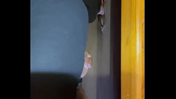 Preview 1 of Pissy Network - Je me fais sucer au gloryhole
