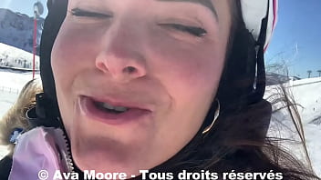 Preview 1 of Indonatia Xxxx - Ava Moore - Des skieurs me surprennent en train de me goder le cul - VLOG X