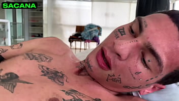 Preview 3 of Cuckold Lick Male Feet - Socando rola no rabinho da novinha safadinha
