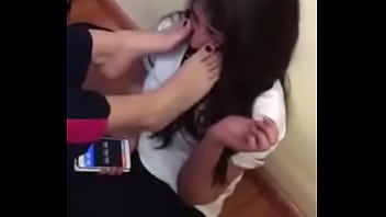 Preview 2 of Video Xnxx Lesbian - Ricos besos en pies de compa&ntilde_era... Lo baje de face