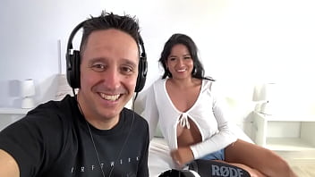 Preview 2 of Doctor Tricked Mom To Fuck - Rodando con Amy Amor