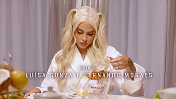 Preview 1 of Animalsex Vidoes - Lu&iacute_sa Sonza Semi Nua e Muito Mais Mostrando Seu Rabo no seu Novo Clipe