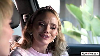 Preview 1 of Hourse Begg - Blonde trans Kate Zoha makes girl squirt