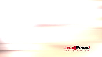 Preview 2 of Sunglass Gerl - Emma Lilly in Goon: A Training Video