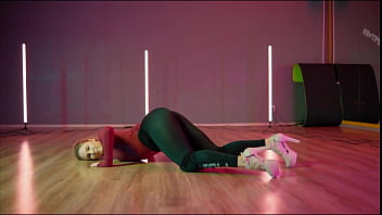 Preview 1 of Kordi Sax Irani - Streep Dance,  Dariana Fit