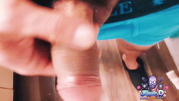 Preview 4 of Gozando Litros - Cock pull 7 inches