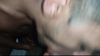 Preview 2 of Xxxw Hd In - Chupei a rola do macho do aplicativo GRINDR