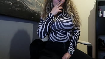 Preview 1 of Full Hd Porn Sax Hd Video - THICK BLONDE GIRL LOOK INTO YOUR EYES and A CIGARRETE FOR YOU!