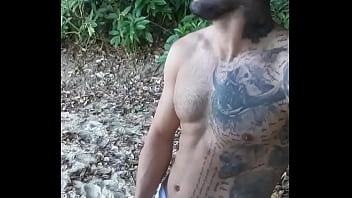 Preview 3 of Fingering Russian - Punheta e gozada em p&uacute_blico na praia paradis&iacute_aca com o lutador de MMA Allan Guerra Gomes