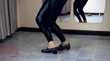 Preview 2 of Www Xxxraj In - Flamenco Hot Spanish dance. Regina Noir dances in a ballet class. Guitar music 1