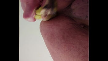 Preview 4 of Gril Karie - Pl&aacute_tano en mi culo - Banaan in mijn kontgaatje