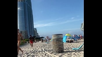 Preview 1 of Tensnow Com - beach fun
