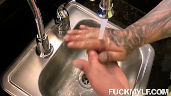 Preview 1 of Bas Xxc - Melissa Lynn Got Dick Surprise
