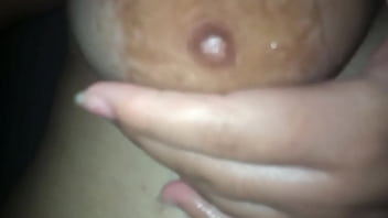 Preview 4 of Bea German Housewife Slut - Masajeando mis tetas