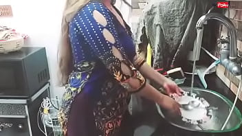 Preview 1 of Bhabhi B Grade - खानबाबा ने काम वाली की चुत मारी | हिंदी विडियो