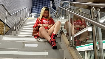 Preview 2 of Kissable Wxxnxx - Essa loira &eacute_ muito safada ela adora provocar em p&uacute_blico