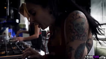 Preview 2 of Neeru Bajwa Xxx New Videos - Maya comforted Aiden in the kitchen,    licking her shaved pussy