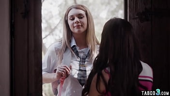 Preview 1 of 87 Old Sexcom - Cheerleader Jane Wilde shows the lesbian way to troubled teen Gabbie Carter
