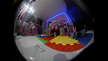 Preview 1 of Sxey Hndi - Oso de peluche con camara oculta,  no puedo creer lo que hace mi hermana cuando esta sola en su cuarto