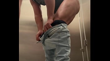 Preview 4 of Orgasm Weed - Cuando voy por ropa y me termino ejecutando al wey que me atendi&oacute_ en los ba&ntilde_os