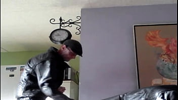 Preview 3 of Sixce Vid - baiser par son motard (fullcuir666)