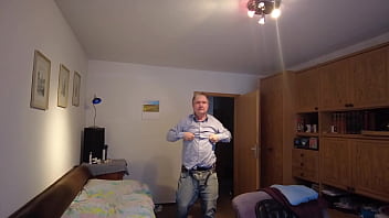 Preview 1 of Pornhub Xxxbffs - Andreas macht sich nackig und schleudert sich einen