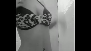 Preview 3 of Latin Pie - morena novinha parte 2