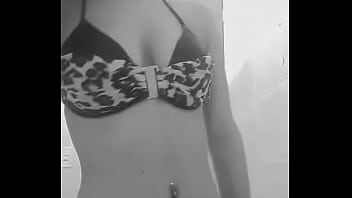 Preview 1 of Latin Pie - morena novinha parte 2