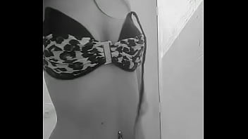 Preview 4 of Latin Pie - morena novinha parte 2