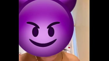 Preview 4 of New Pasto Xxx Videso - Mi exnovia me muestra las tetas en v&iacute_deo llamada. (Parte 1)